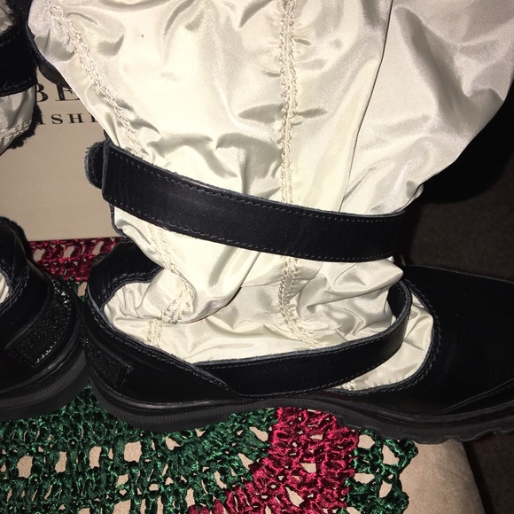 BURBERRY NIB AUTHENTIC ALL WEATHER TRENCH DESIGN BOOTS - Picture 13 of 17